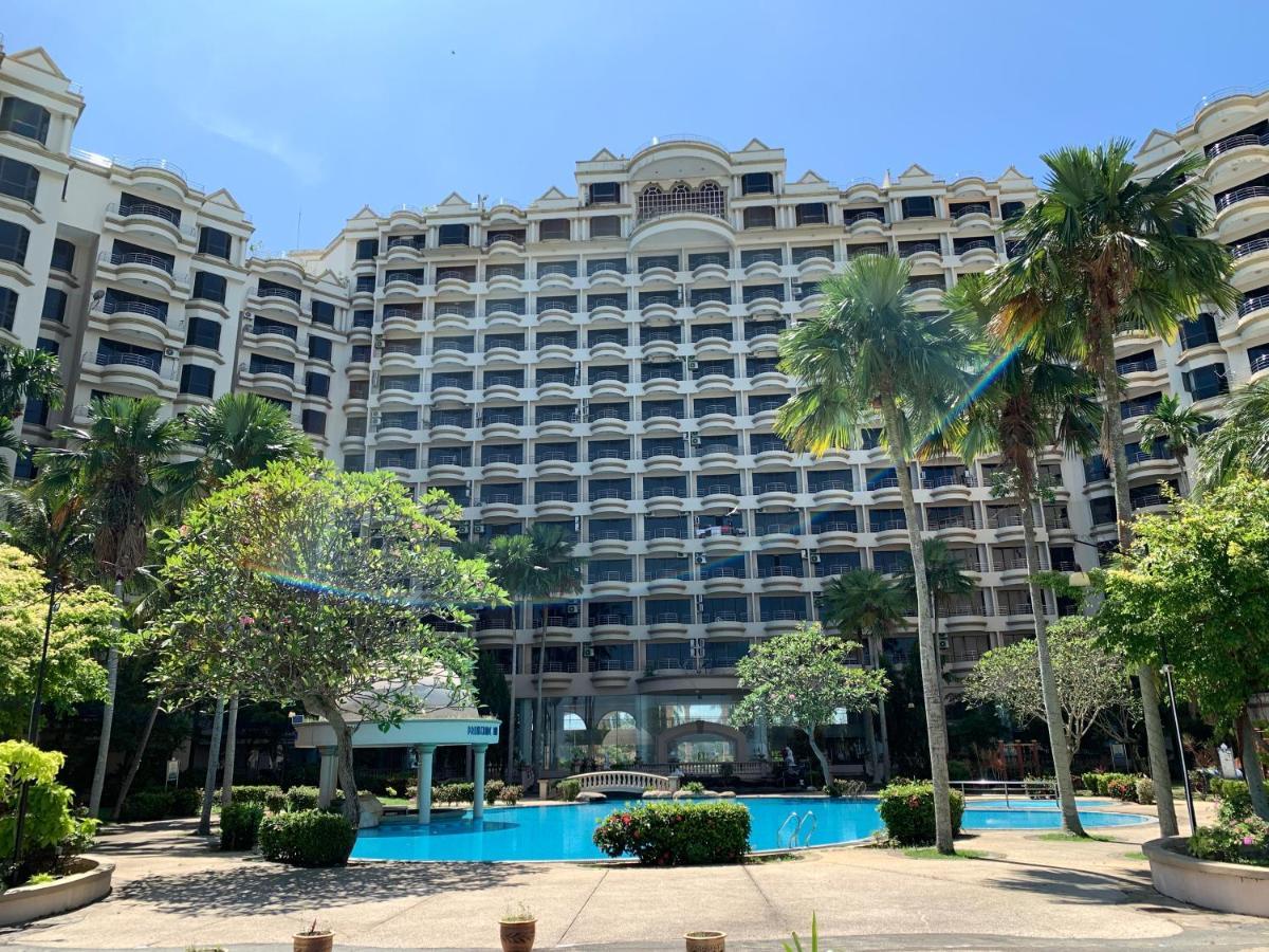 Riviera Bay Condominium, Tanjung Kling Kampong Lereh Екстериор снимка